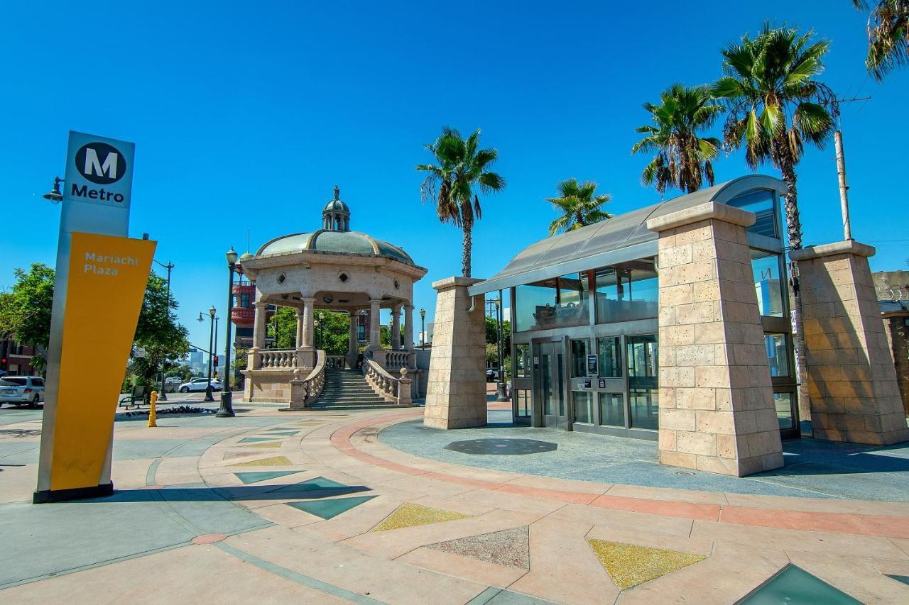 Mariachi Plaza Hotel - Los Angeles — Photos 1